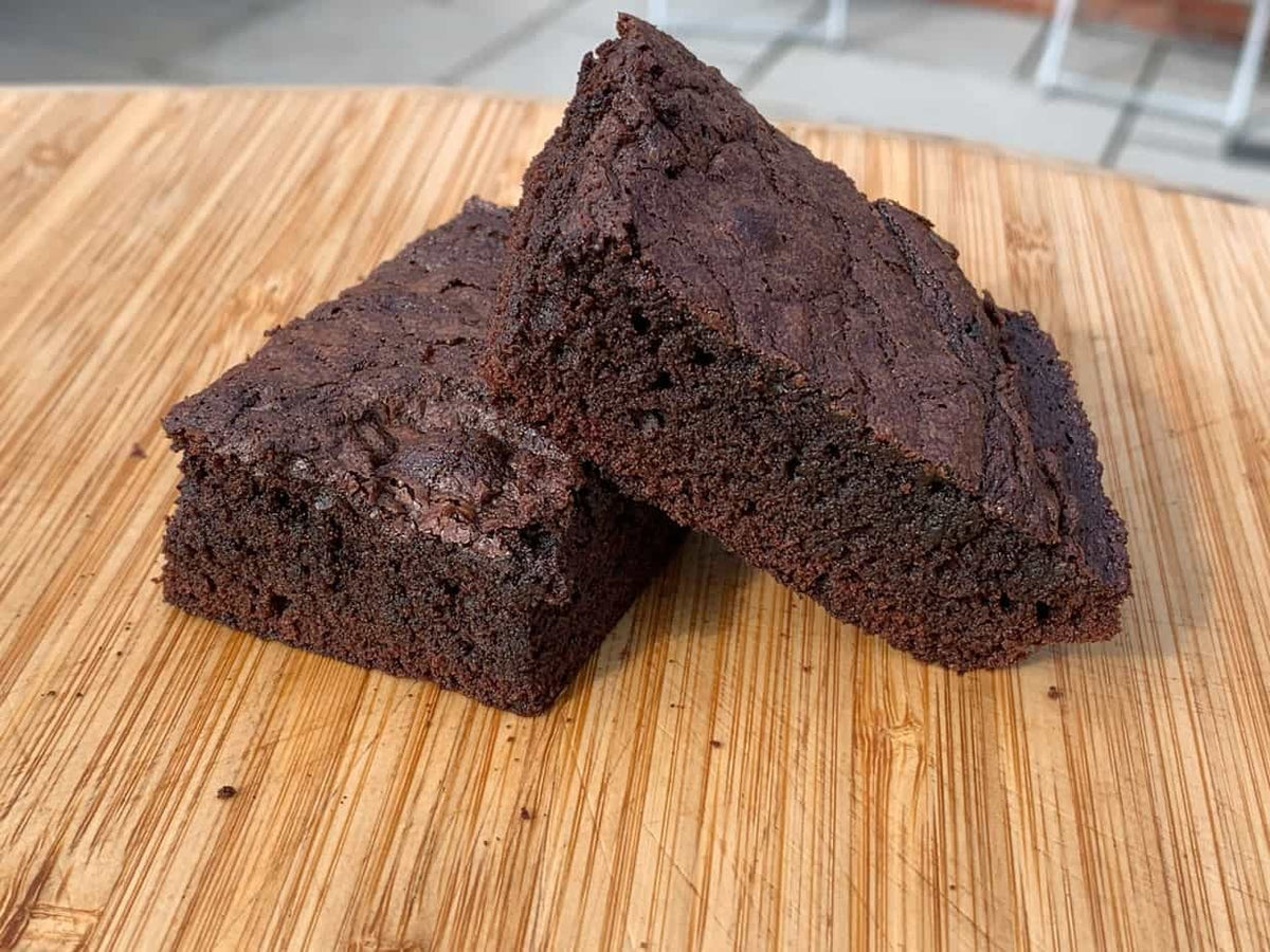 Skillet Baked Chocolate Brownies Recipe — Ooni Europe