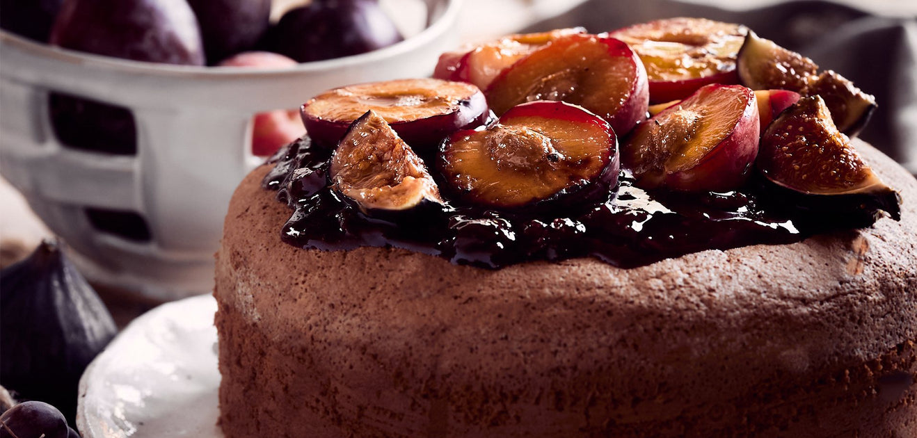 https://eu.ooni.com/cdn/shop/articles/Grilled-Stone-Fruit-Cake-Images.jpg?crop=center&height=630&v=1670947209&width=1318