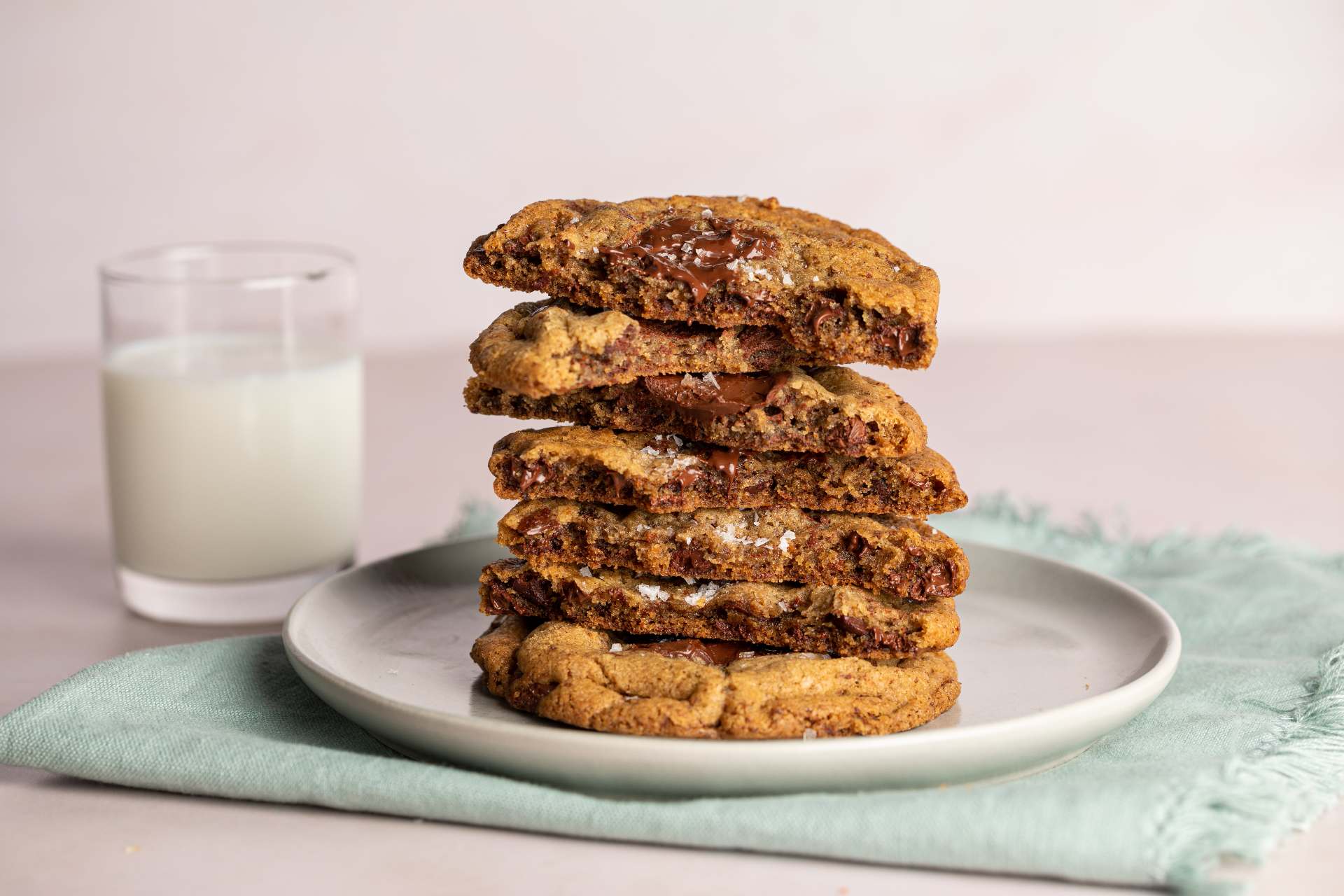 Our Favourite Ever Ooni Volt Chocolate Chip Cookies Recipe — Ooni Europe