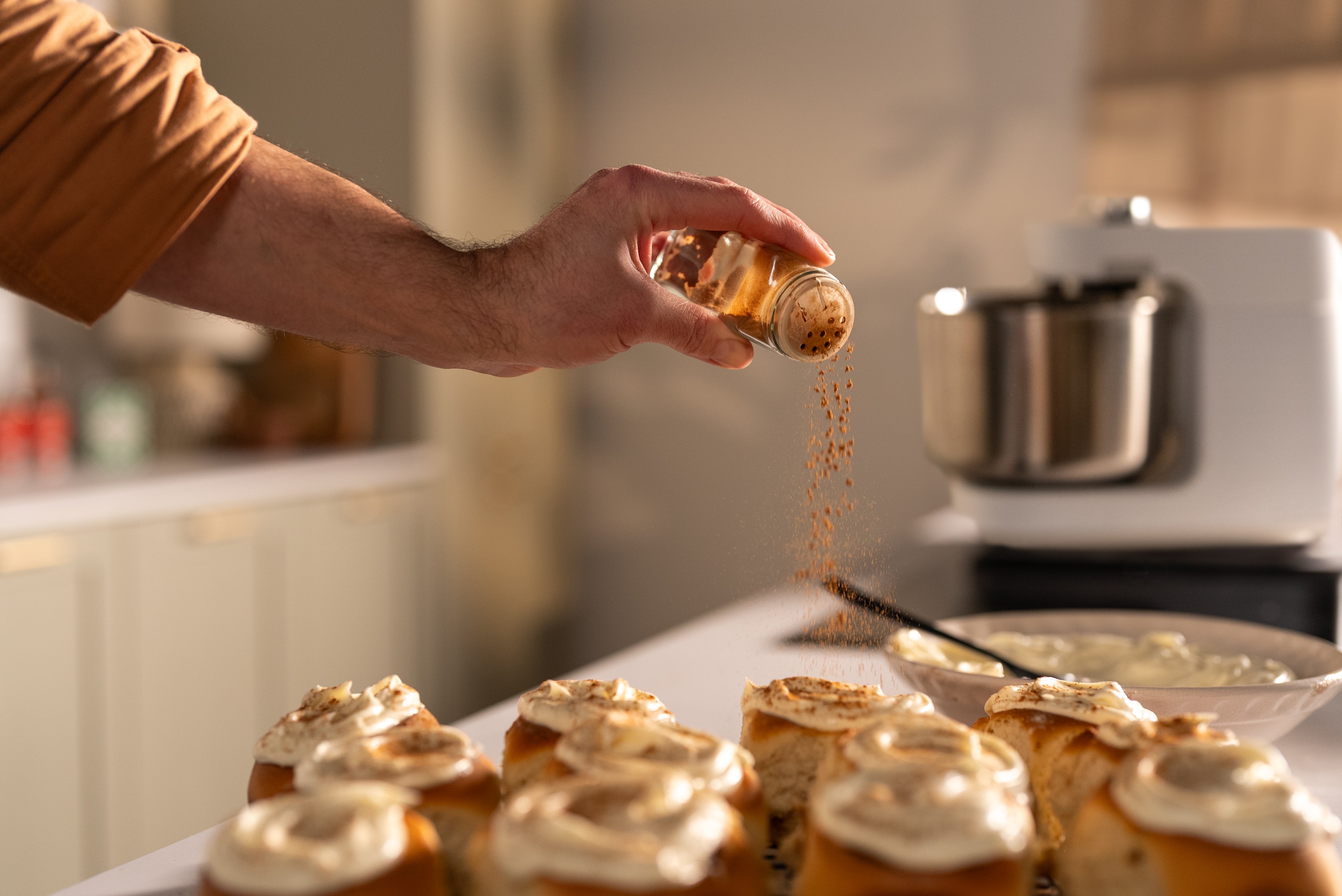 Cinnamon Buns with Cream Cheese Frosting using Ooni Halo Pro — Ooni Europe