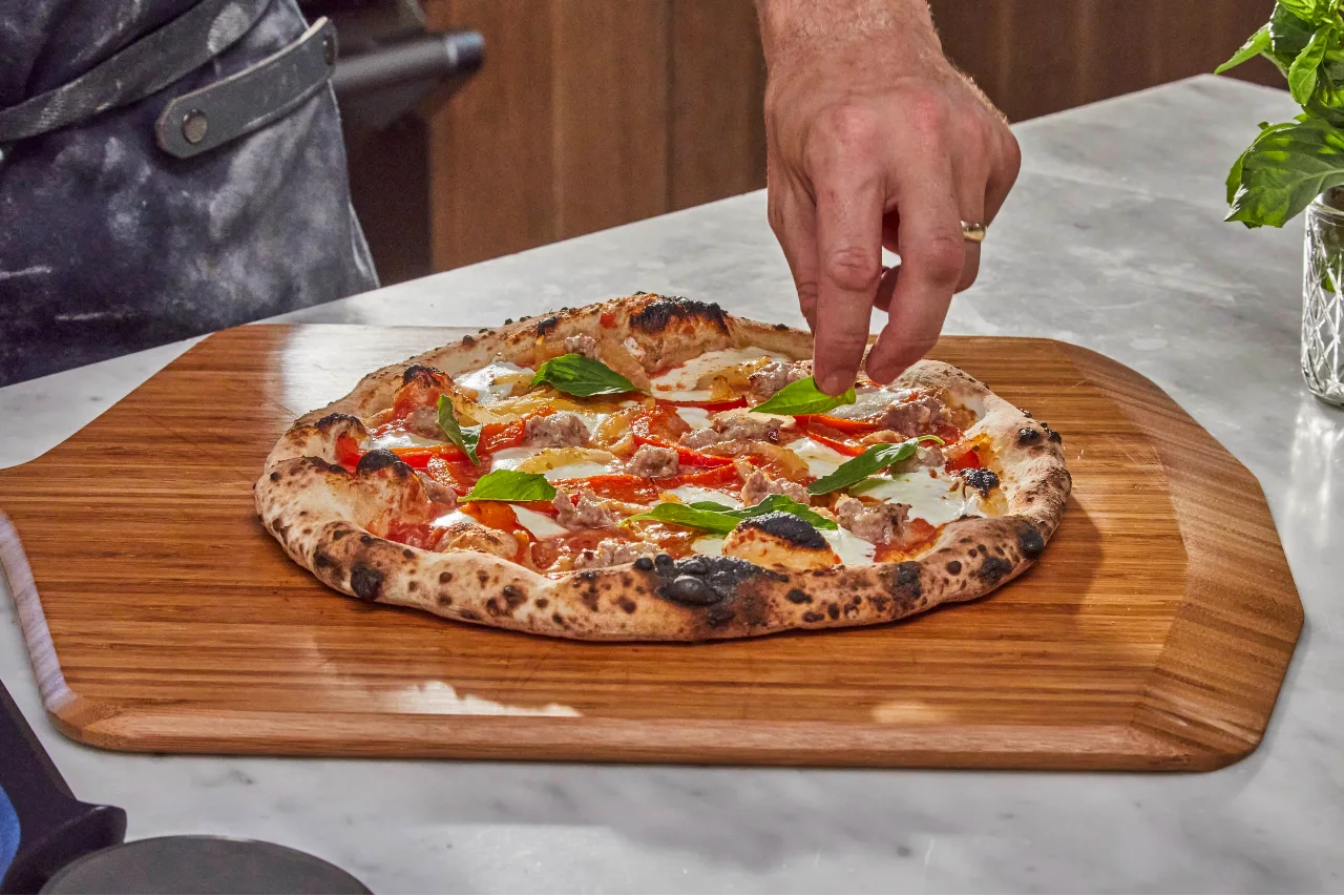 Spicy Sweet Sausage and Pepper Pizza — Ooni Europe