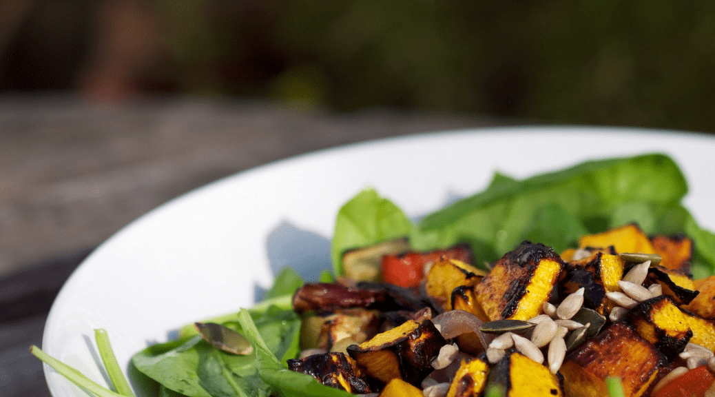Rezept für Salat mit gerösteten Auberginen und Auberginen — Ooni Europe