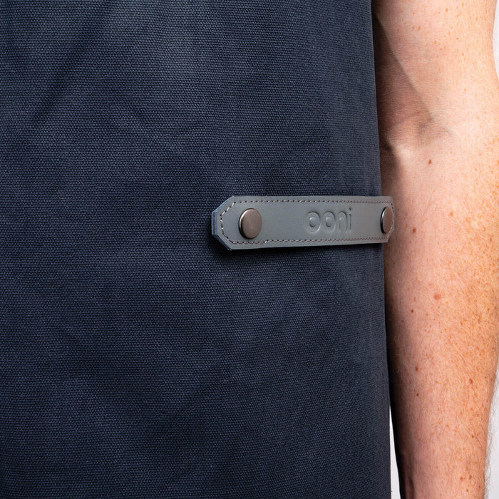 Ooni Pizzaiolo Apron - Ooni Europe | Click this image to open up the product gallery modal. The product gallery modal allows the images to be zoomed in on.