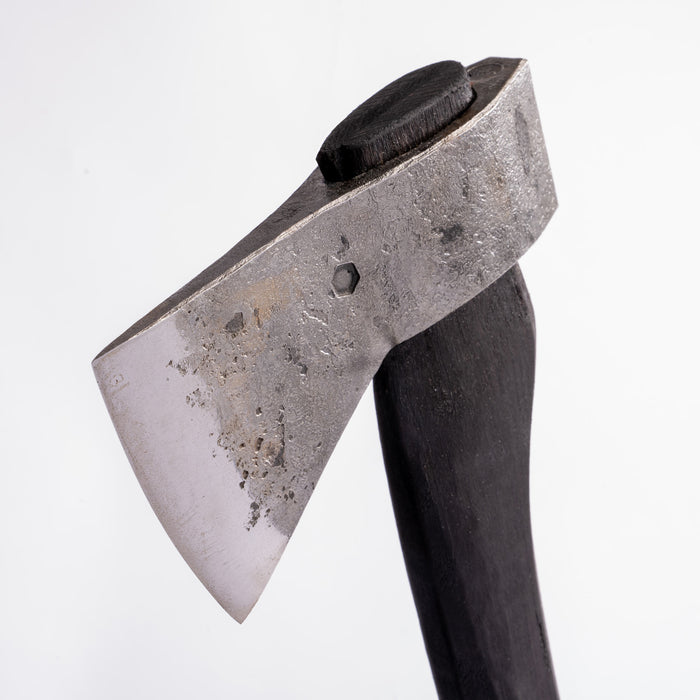 Limited Edition Ooni x Alex Pole Ironwork Axe - Ooni Europe | Click this image to open up the product gallery modal. The product gallery modal allows the images to be zoomed in on.