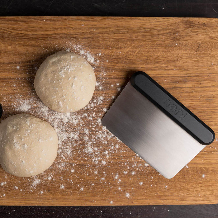 Ooni Pizza Dough Scraper - Ooni Europe | Click this image to open up the product gallery modal. The product gallery modal allows the images to be zoomed in on.